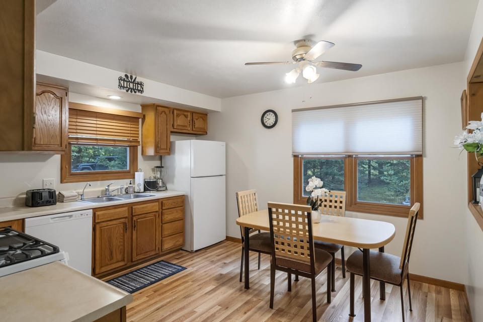 Kitchen (2)