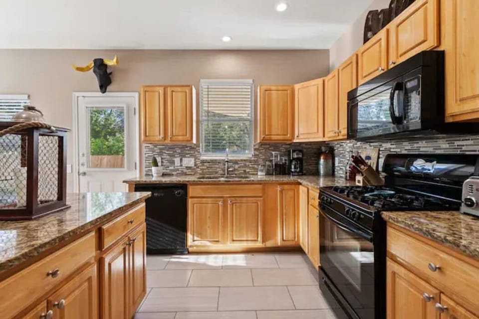 Get TWO fully stocked kitchens, 1 in each side of the duplex - cook like a chef!