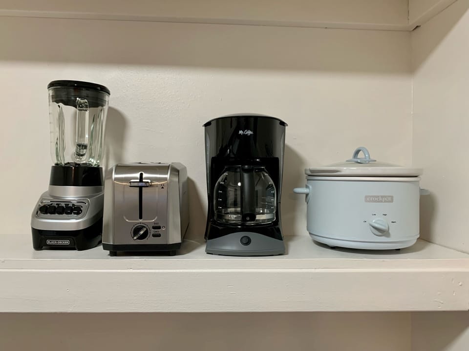 Extra drip coffee maker, blender and other cooking needs