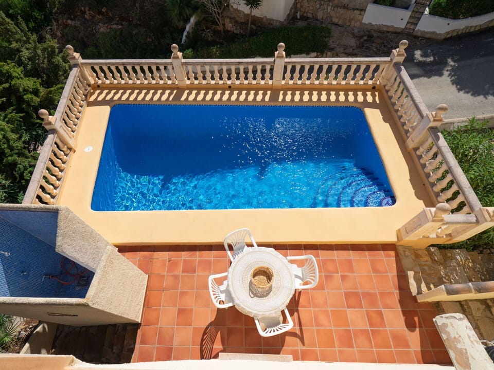 Water, Azure, Rectangle, Swimming Pool, Plant, Leisure, Landscape, Composite Material, Summer