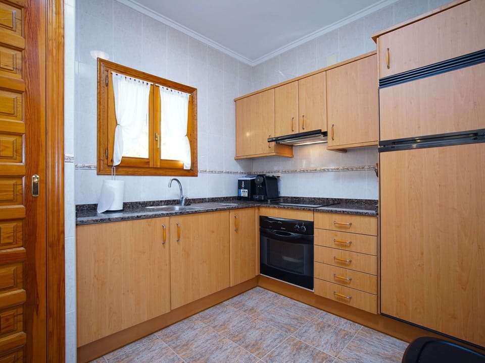 Cabinetry, Countertop, Furniture, Sink, Property, Kitchen Sink, Tap, Kitchen, Wood, Building
