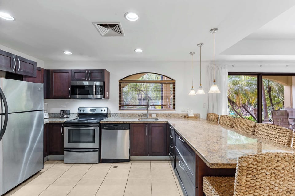 Cook up a feast while enjoying views of paradise!