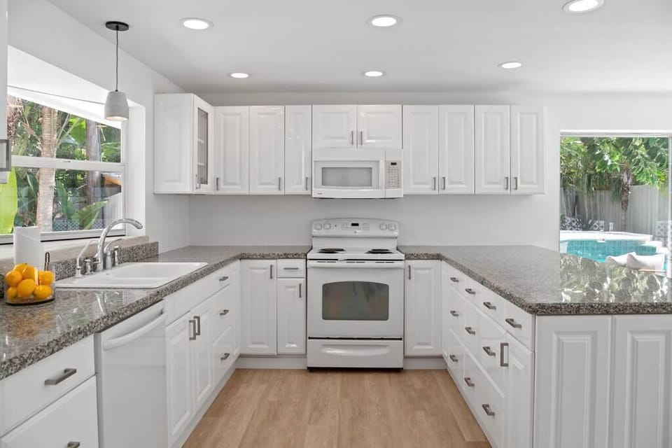 full kitchen