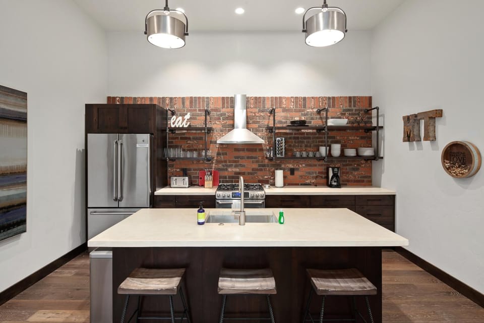 Fully stocked kitchen with all the appliances and amenities in this state of the art kitchen!