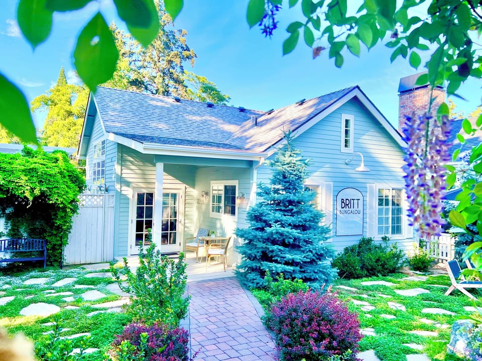 Britt Bungalow 2025