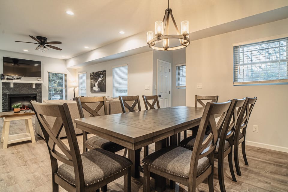 Open main level floor plan.