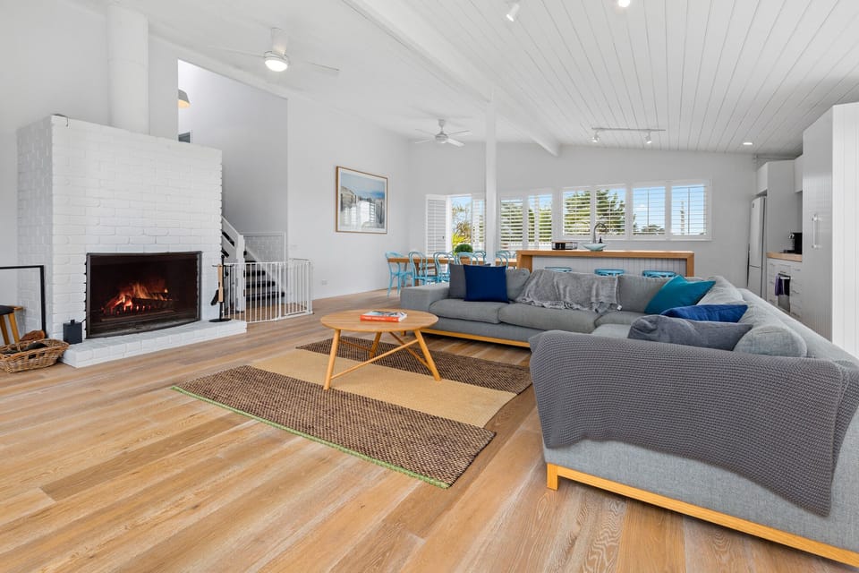 Lounge area/Fireplace 
