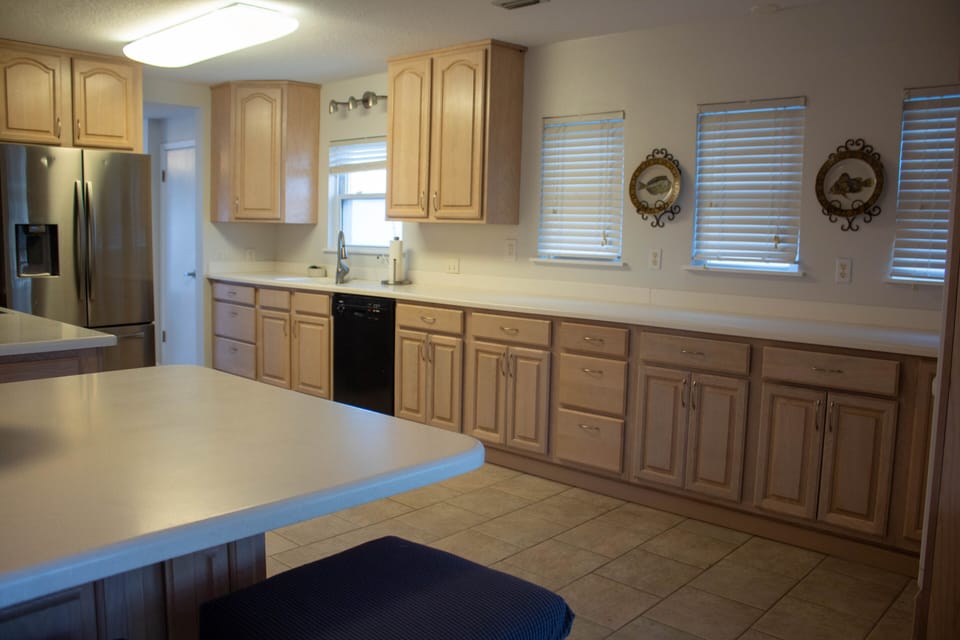 Kitchen with floating island