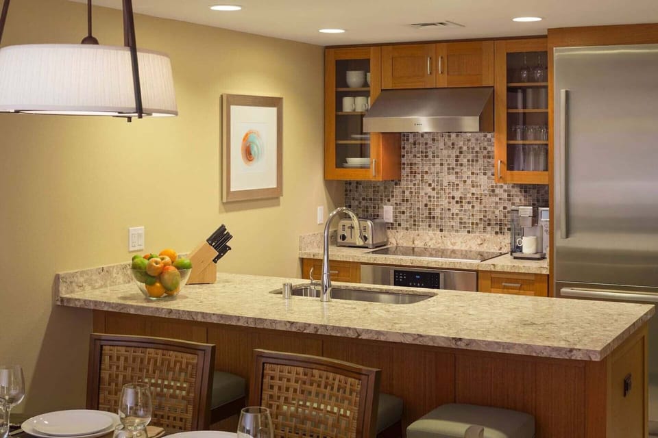 Full kitchen with all the amenities for some good home cookin'!