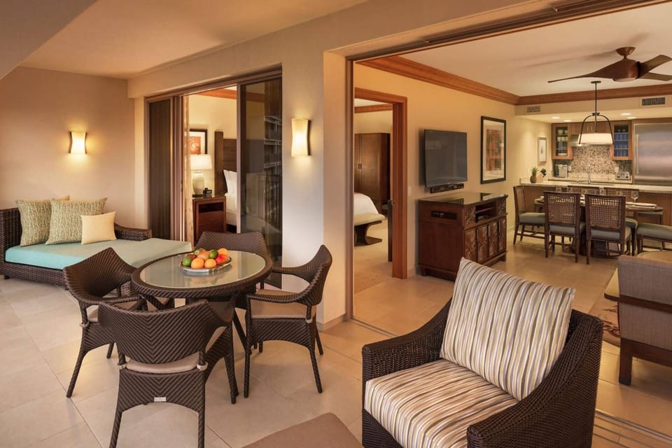 All units come with a spacious lanai overlooking the pools and ocean!