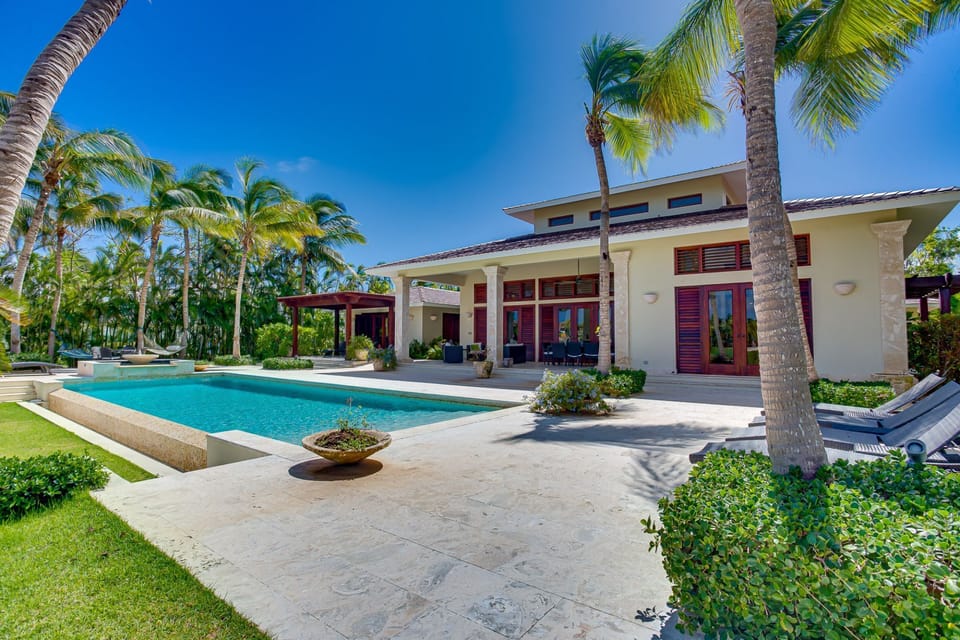 Pool area with outdoor living and great golf views