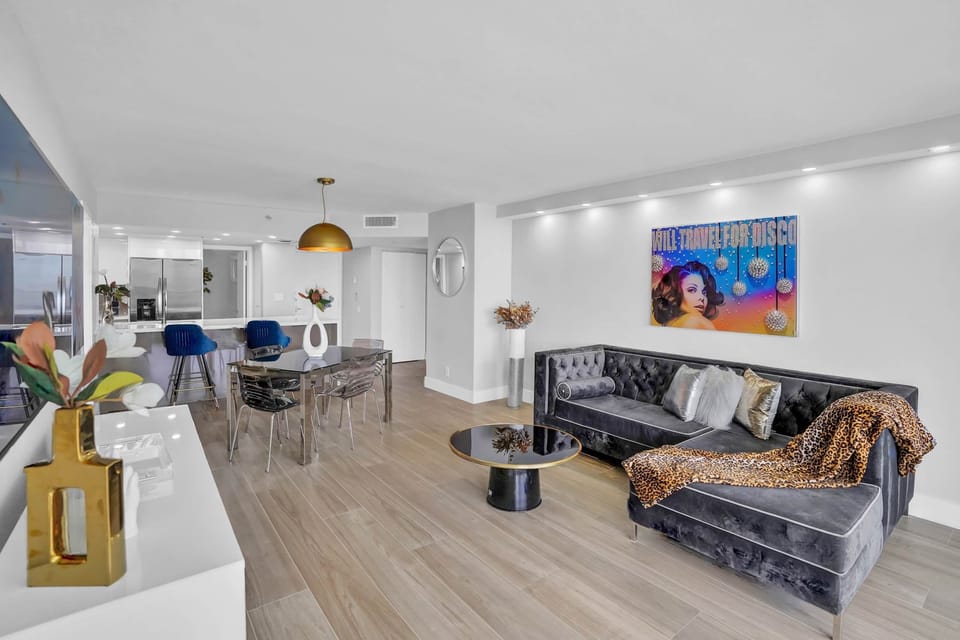 Living area, Roku tv, balcony access