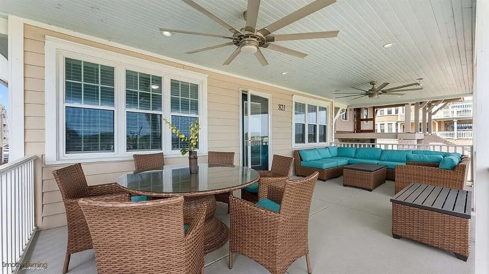 Front Porch w/ Dining & Lounging Area