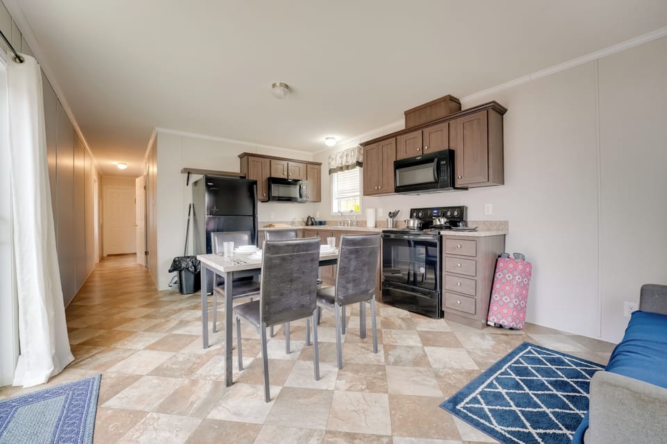 Kitchen & Dining Area | Basic Cooking Essentials | Dishware & Flatware Provided