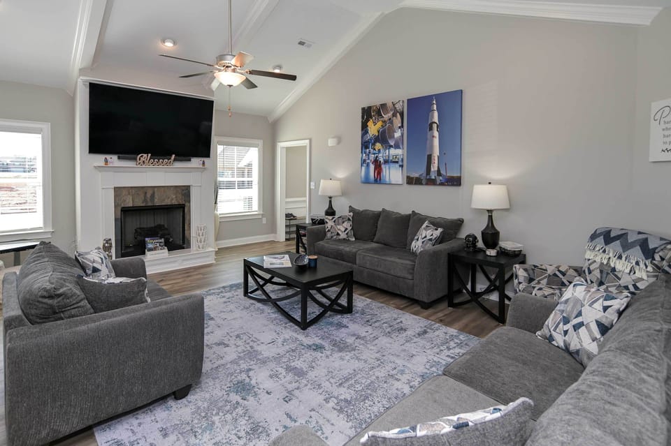 Hazel Green Vacation Rental | 4BR | 2BA | 2,100 Sq Ft | Step-Free Access