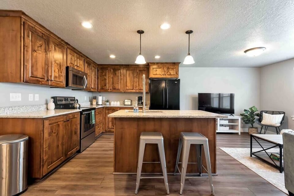 Sleepy Ridge Apt Kitchen