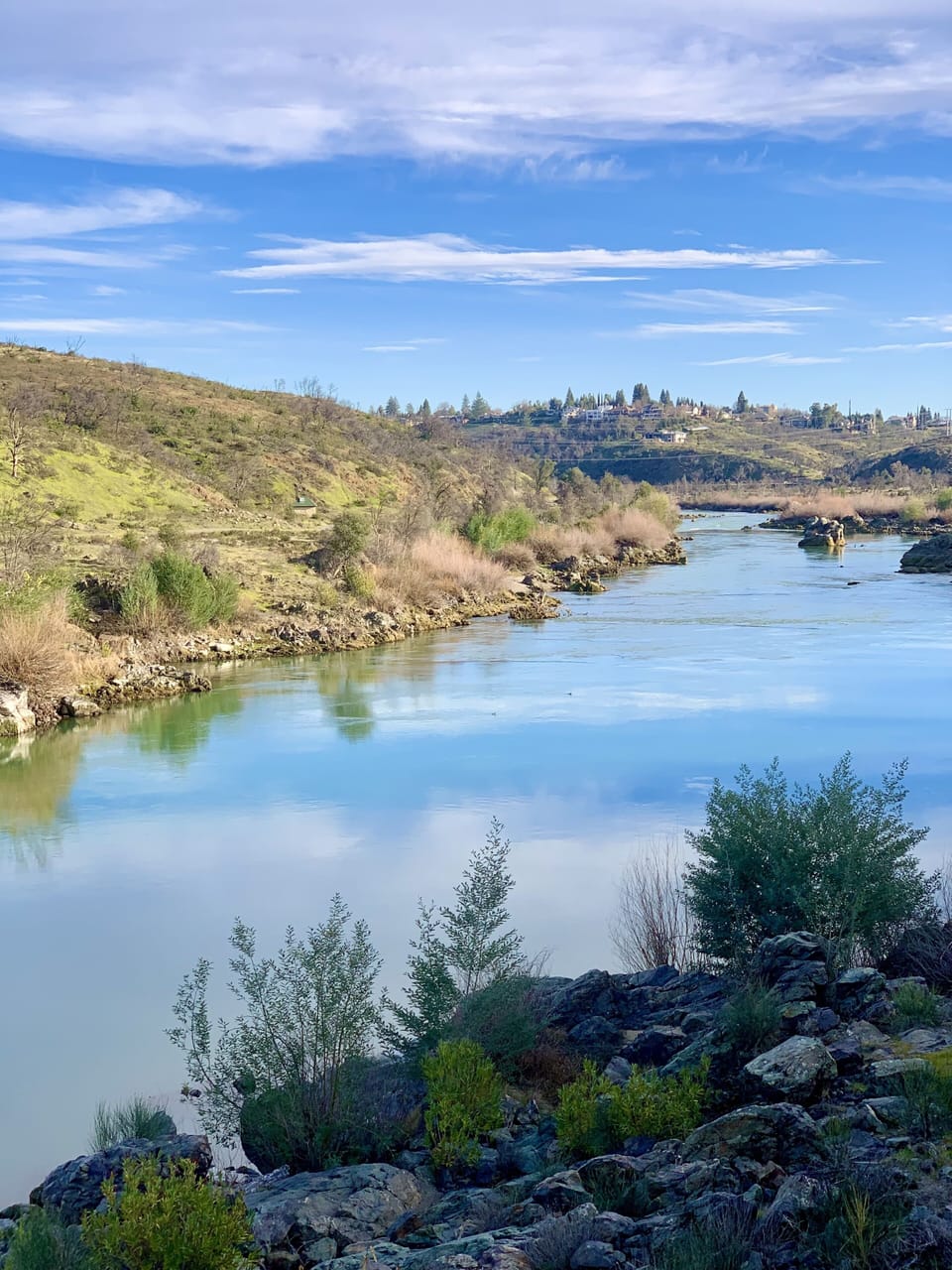 Walking distance to the Sacramento River trail.