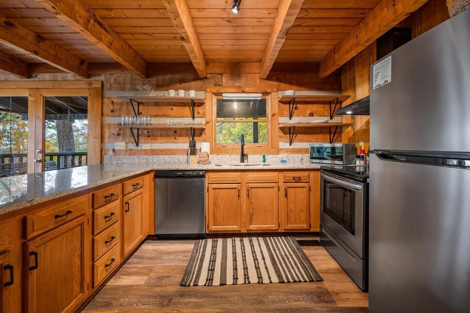 Prep meals like a pro — open shelving means you can find everything, and you'll want to cook here.