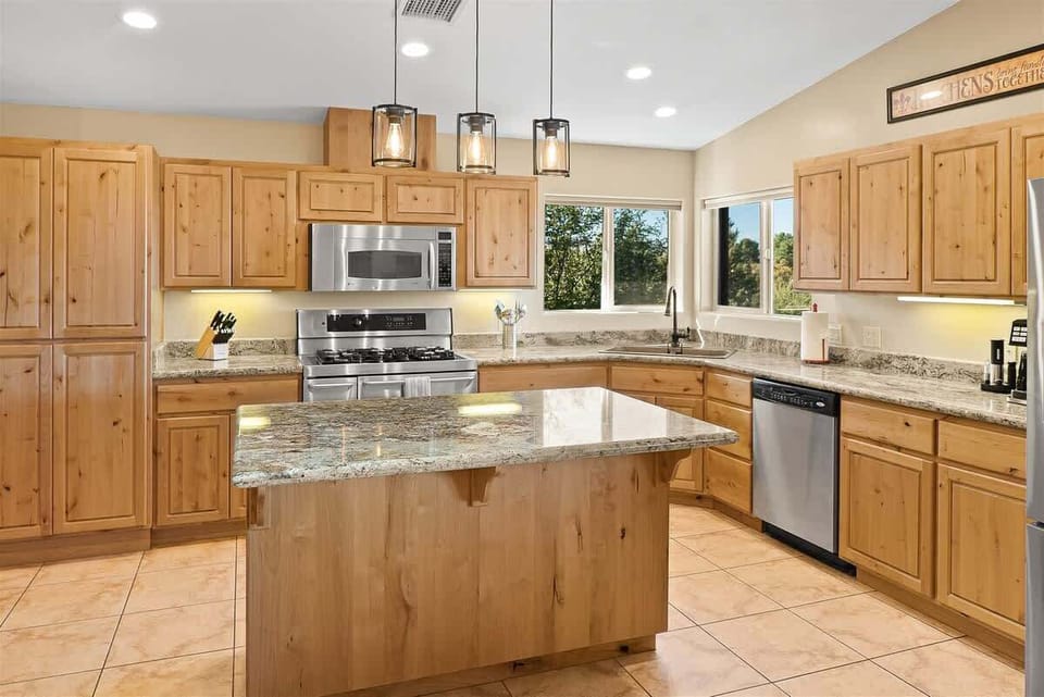 Center island for prepping and serving
