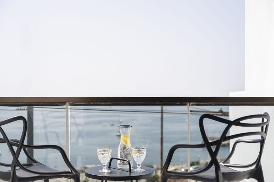 Sit back and relax with a G&T in hand.