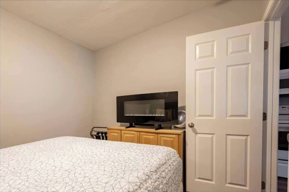 Bedroom: (1) Queen bed with all pillows, linens and blankets as well as a ROKU Smart TV