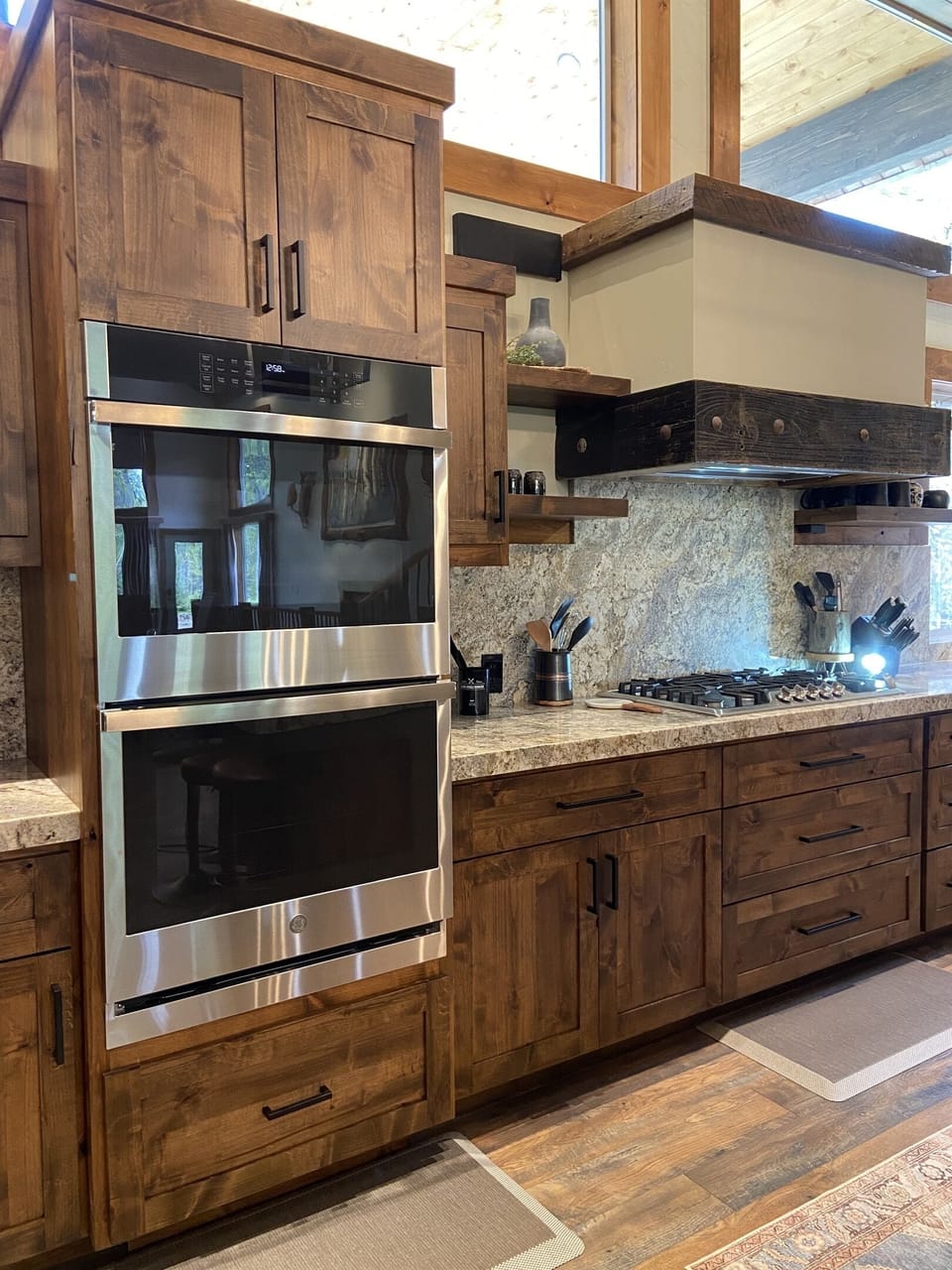 Dual ovens and dual refrigerators!