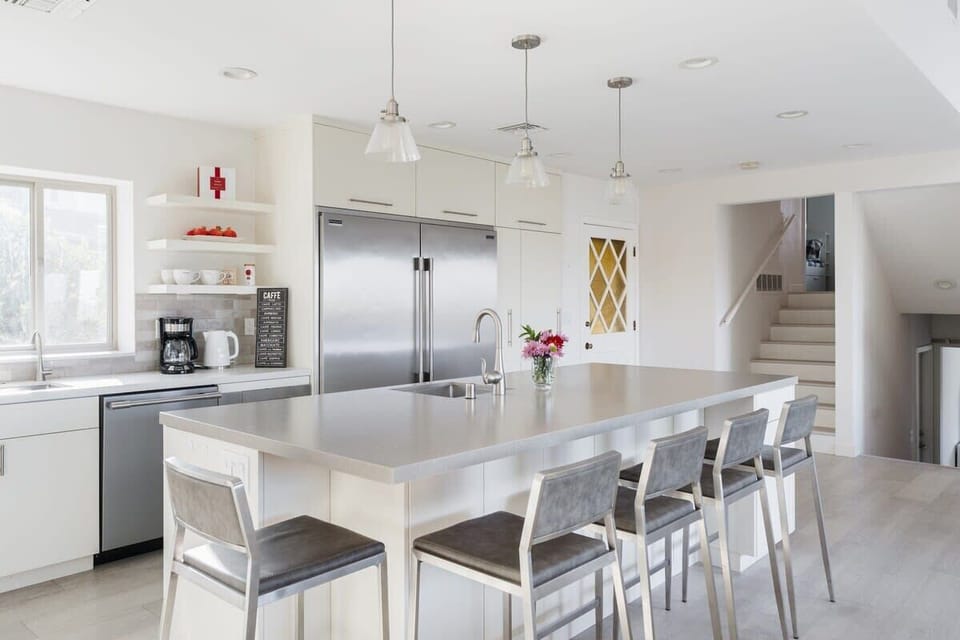 Kitchen | Multi Purpose Middle Island | Bar Seating