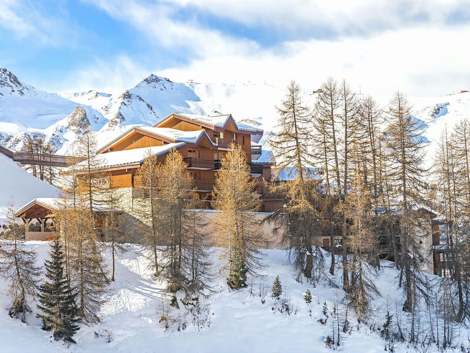 Cloud, Sky, Snow, Building, Mountain, Natural Landscape, House, Tree, Larch, Slope