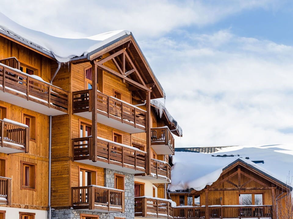 Cloud, Sky, Building, Window, Wood, Slope, House, Snow, Urban Design, Material Property