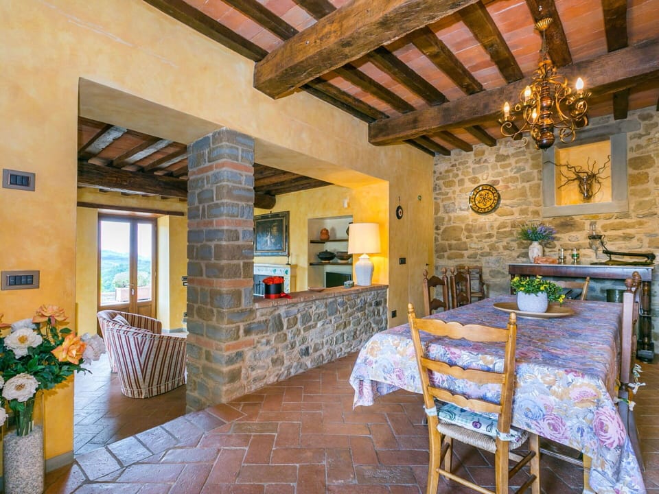 Furniture, Property, Plant, Flowerpot, Picture Frame, Houseplant, Building, Table, Wood, Interior Design