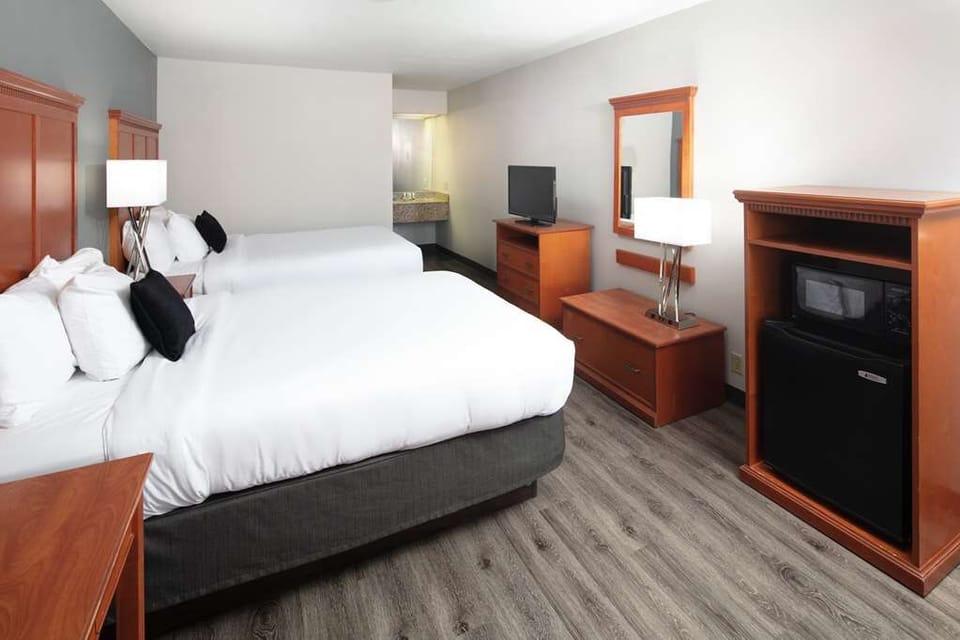 Enjoy easy snacks with in-room microwave and mini fridge.