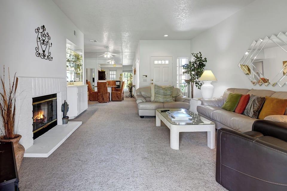 LIVING SPACE REVERSE.jpg mls