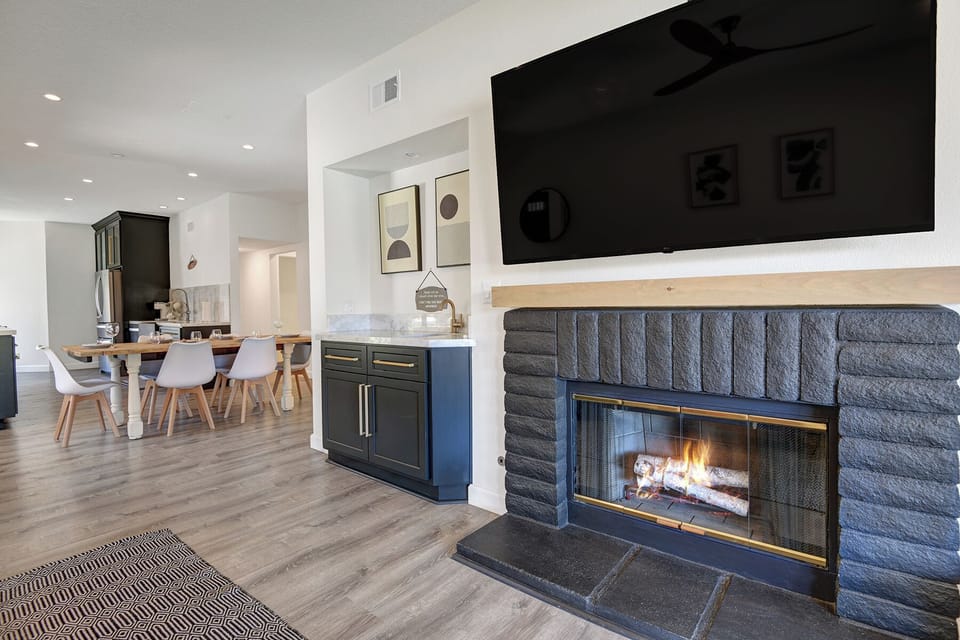 FIREPLACE TO BAR