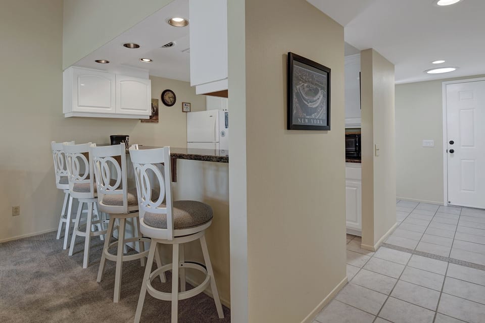 KITCHEN BAR TOP.jpg mls