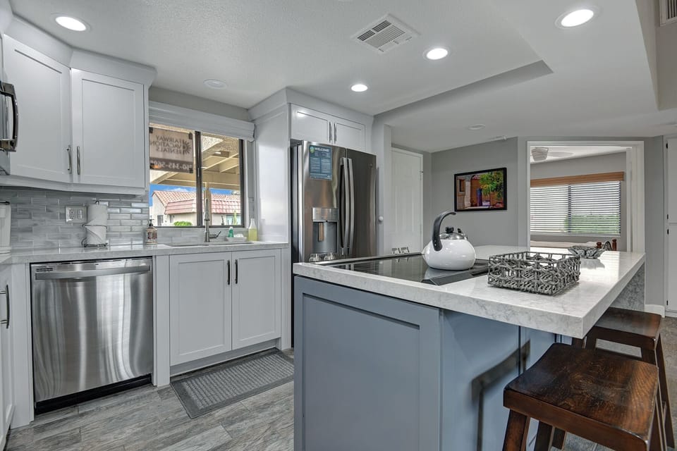 KITCHEN CONTINUED.jpg mls