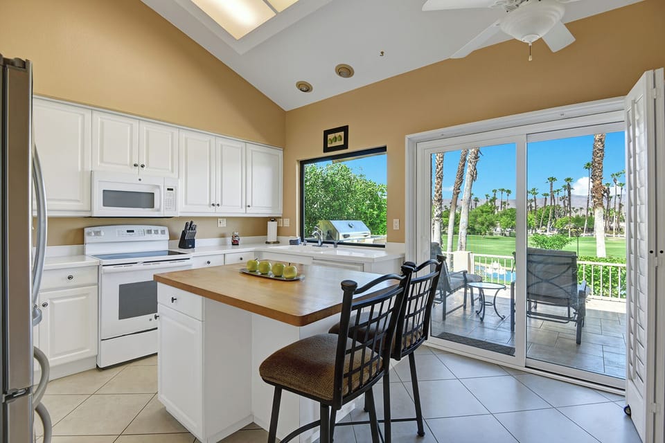 KITCHEN.jpg mls
