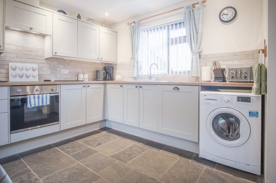 Fferm-Llong Cottage (Ship Farm) - 2 Bedroom -Rhossili (2032)