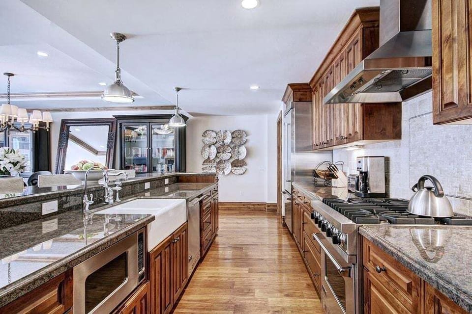 Kitchen - 2 Bedroom Residence - The Arrabelle at Vail Square