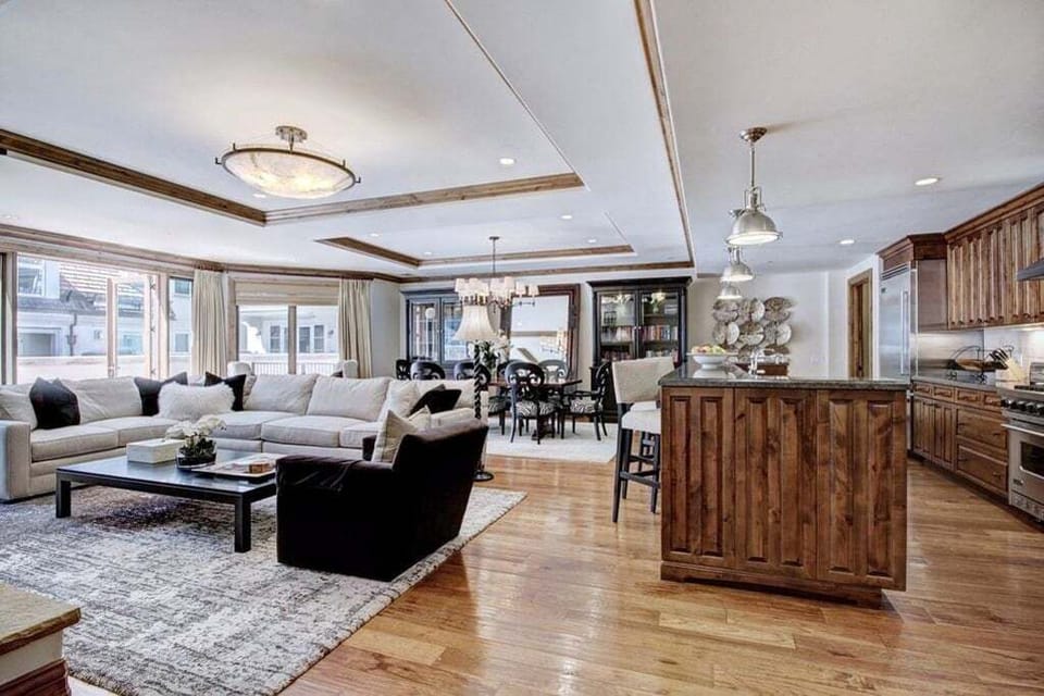 Living Room - The Arrabelle at Vail Square