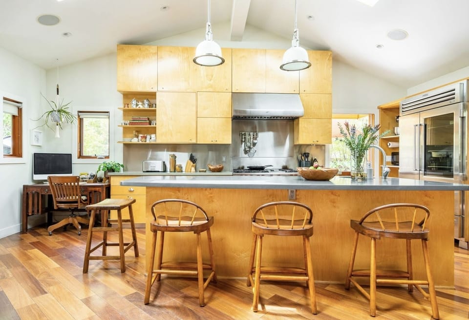 Chef's kitchen has everything you need to show off your cooking skills!