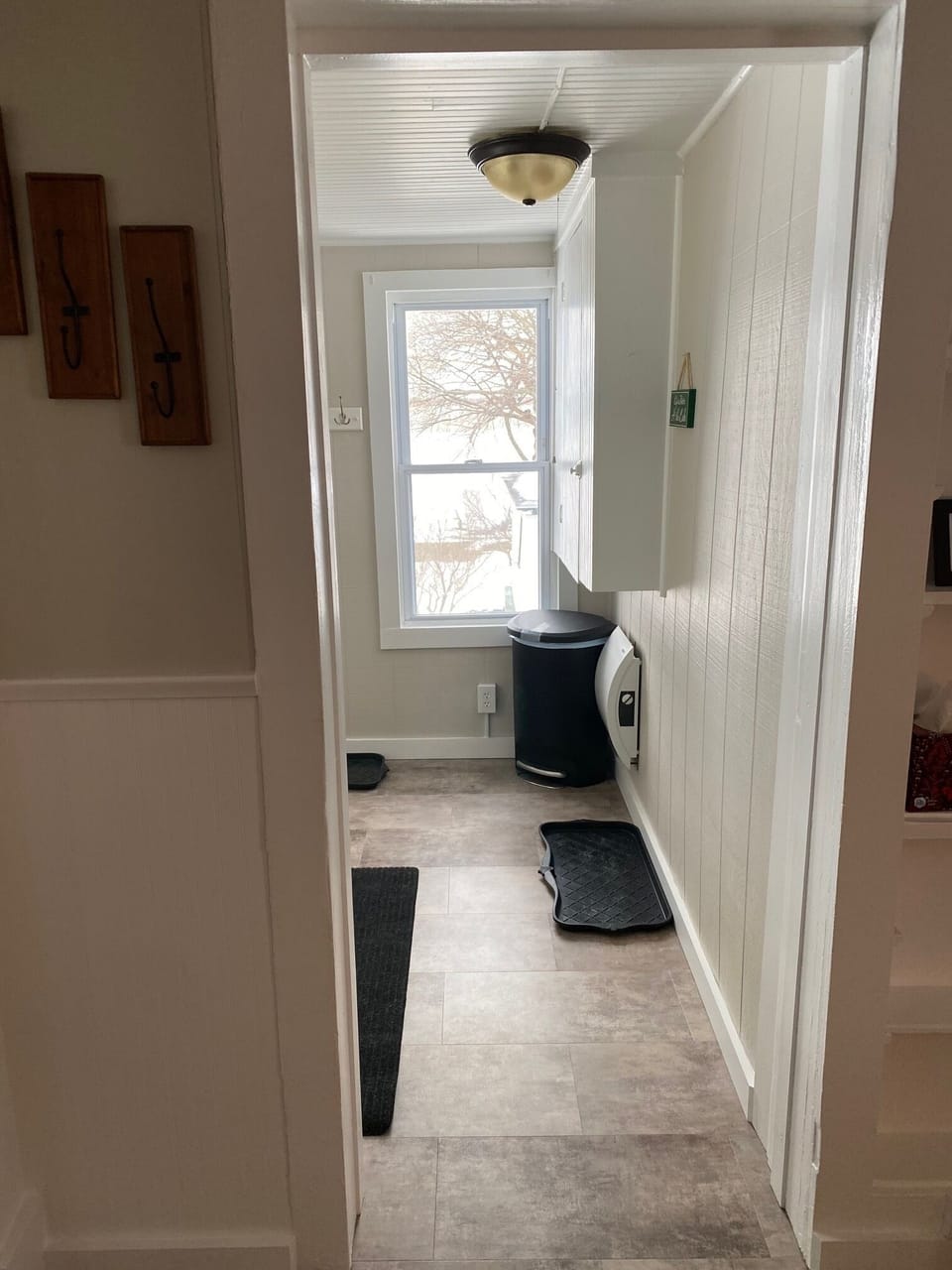 Entry way from kitchen 