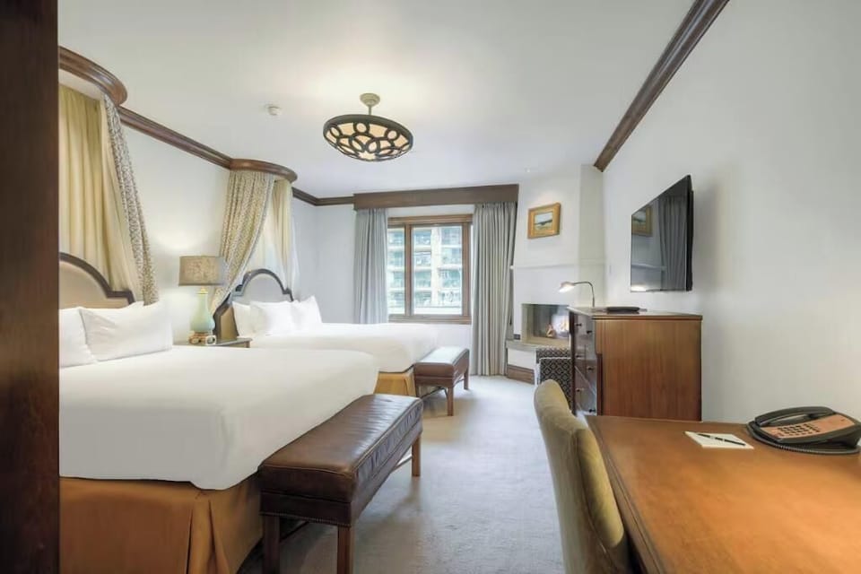 Bedding & Decor varies