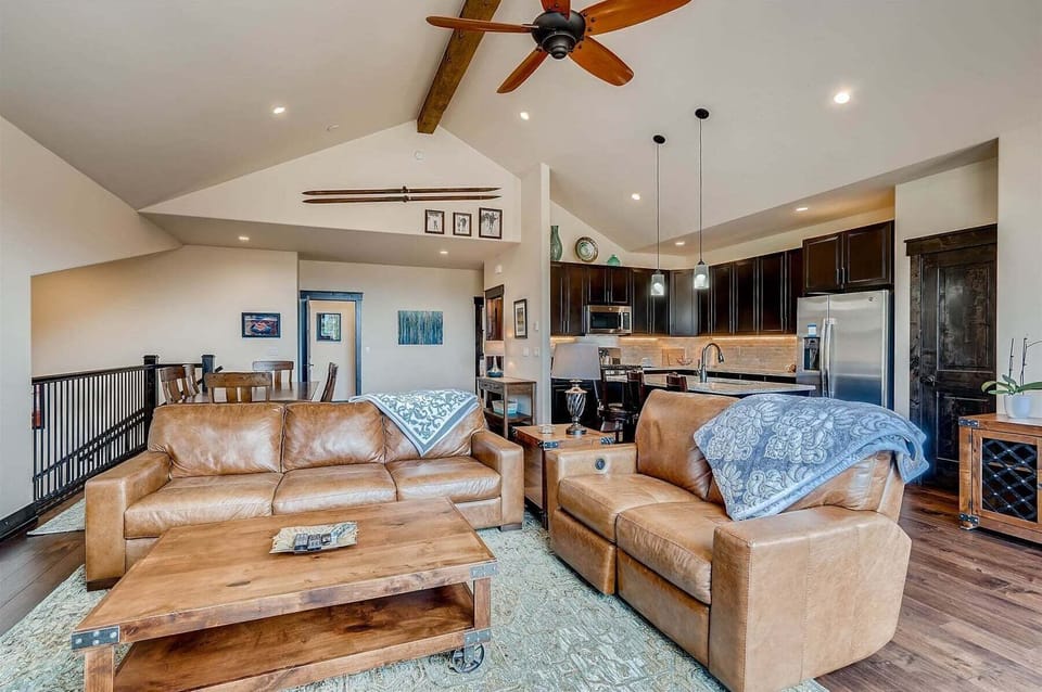 Vaulted ceilings within open floorplan living area