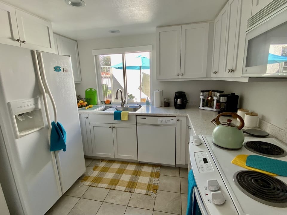 Spacious well stocked kitchen