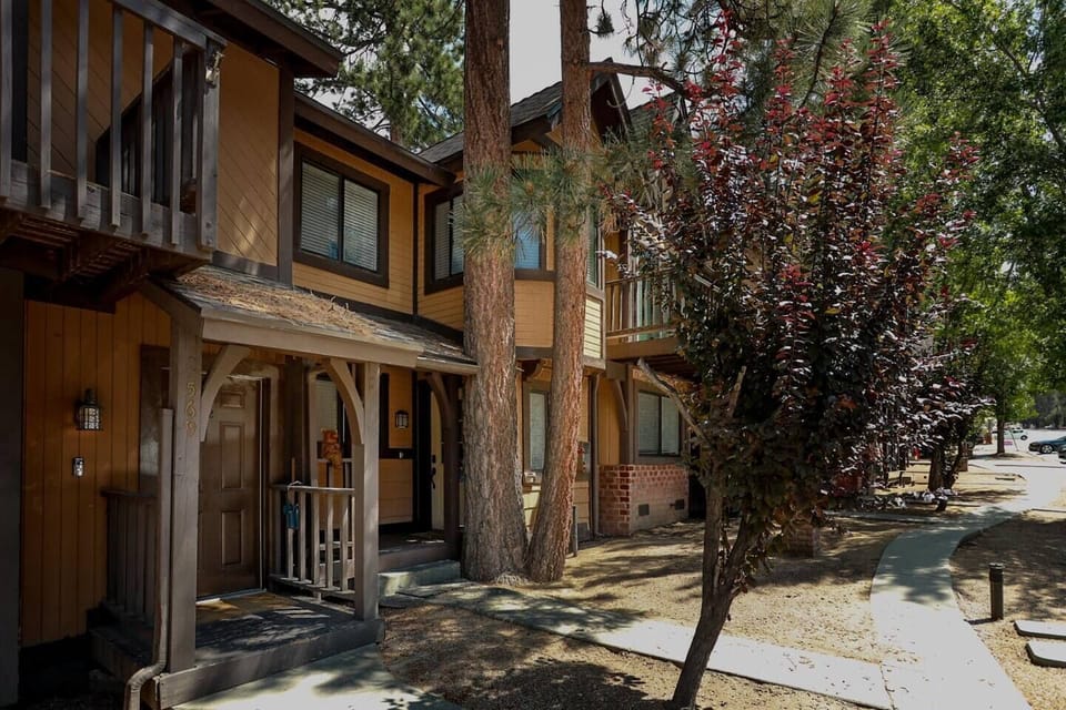Front view of property