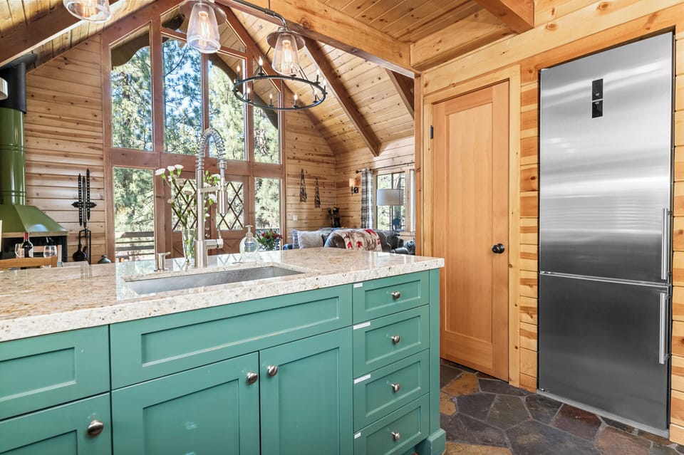 With the open kitchen floorpan you can enjoy the company of your family.