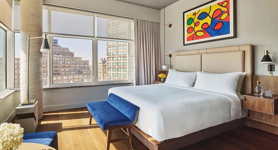 Unit with 1 King size Bed. Exact unit will be assigned upon arrival. Views, colors and decor may vary.