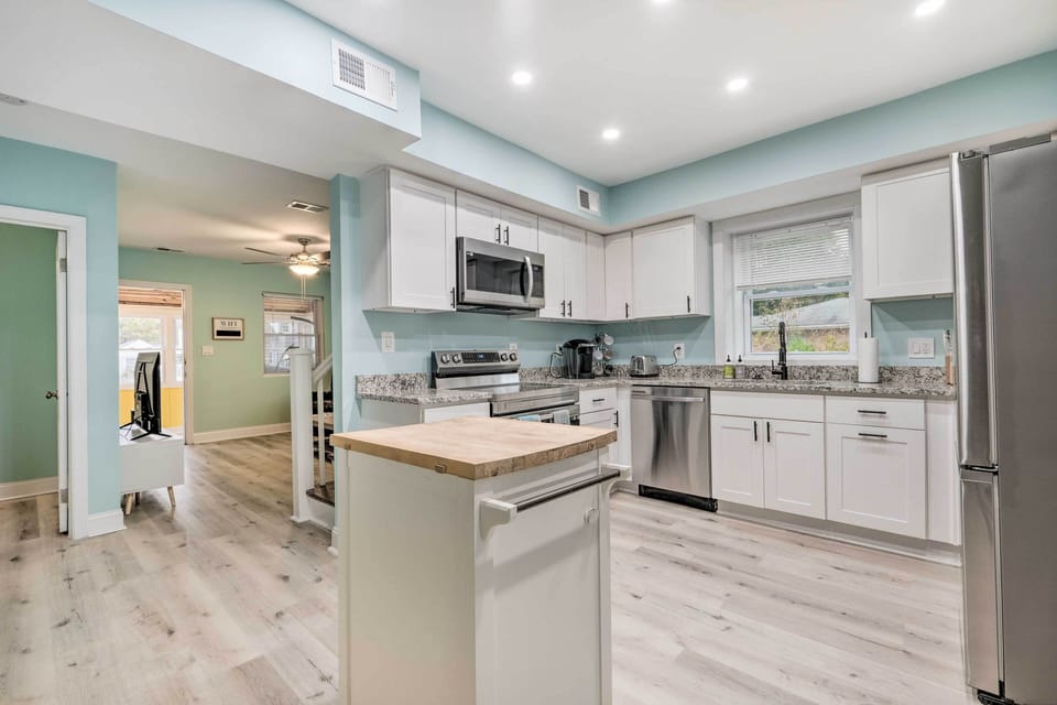 Kitchen | Stainless Steel Appliances | Equipped w/ Cooking Basics