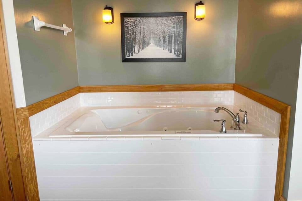 Full-size jacuzzi