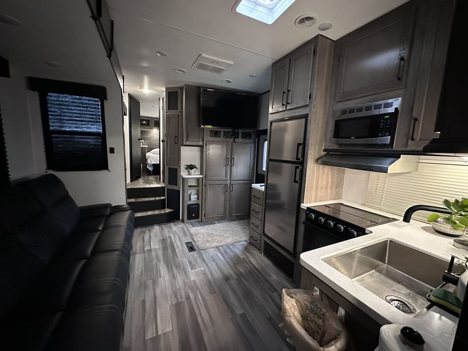 Kitchen and Living Room

Smart Tv 

Wireless Internet 